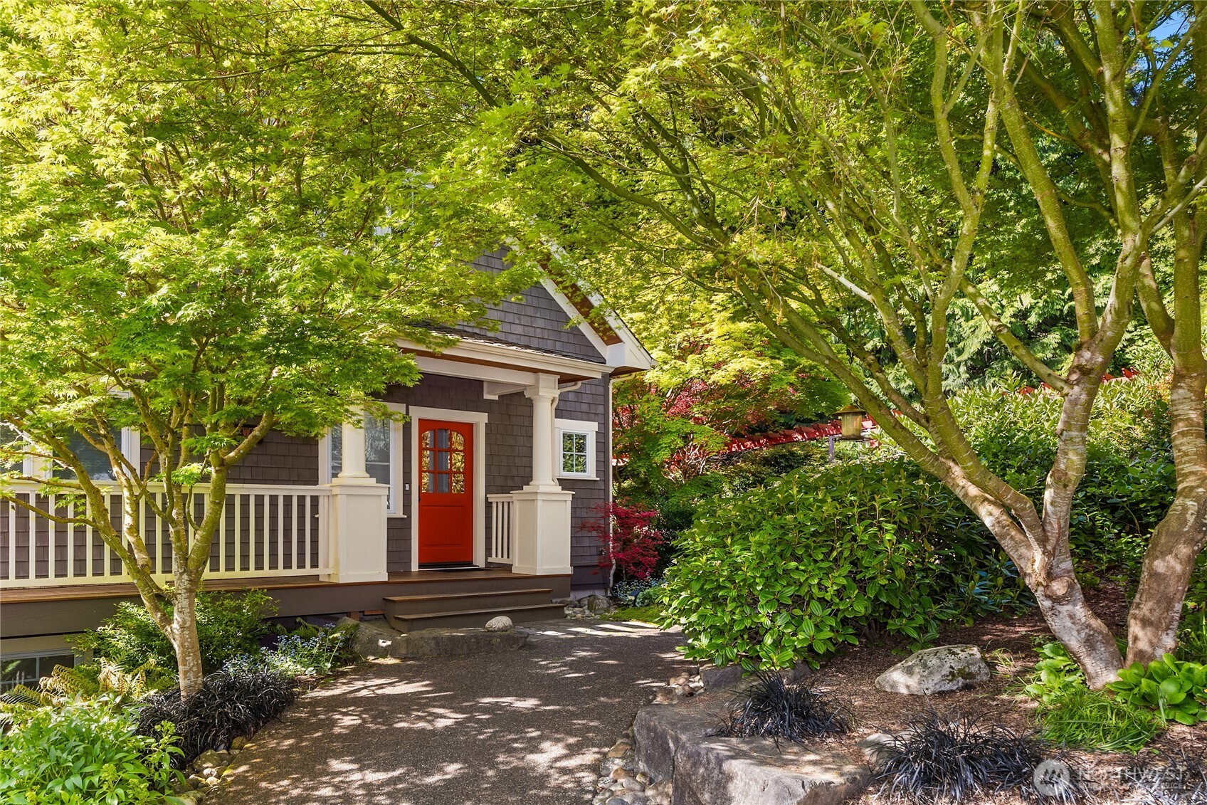 4548 Island Avenue NE, Bainbridge Island, WA 98110