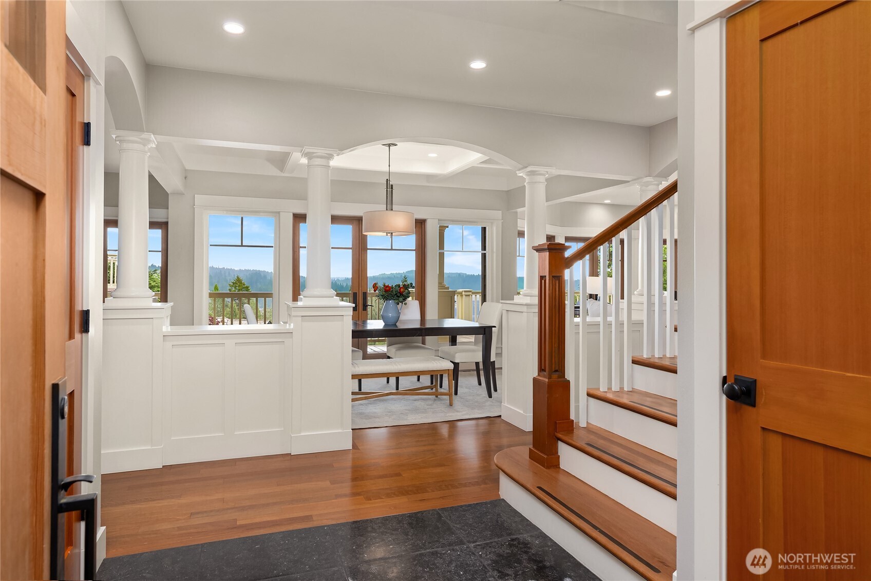 4548 Island Avenue NE, Bainbridge Island, WA 98110