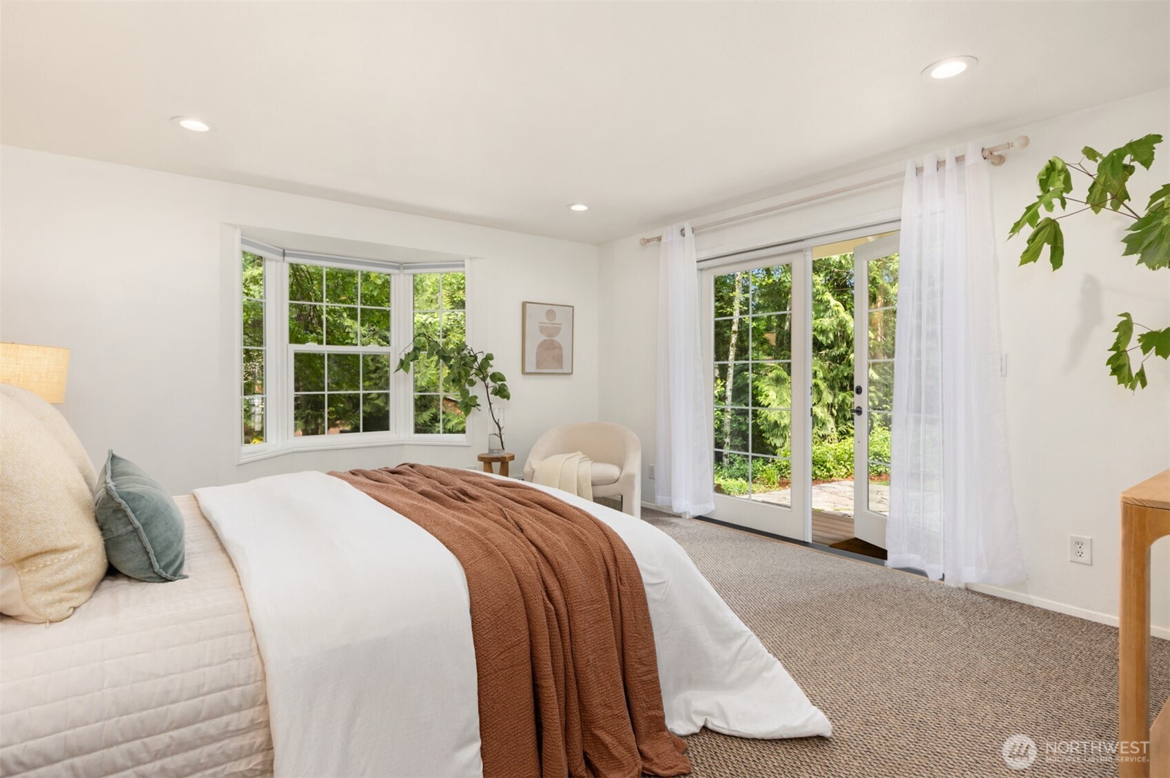 8980 Bay Street NE, Bainbridge Island, WA 98110