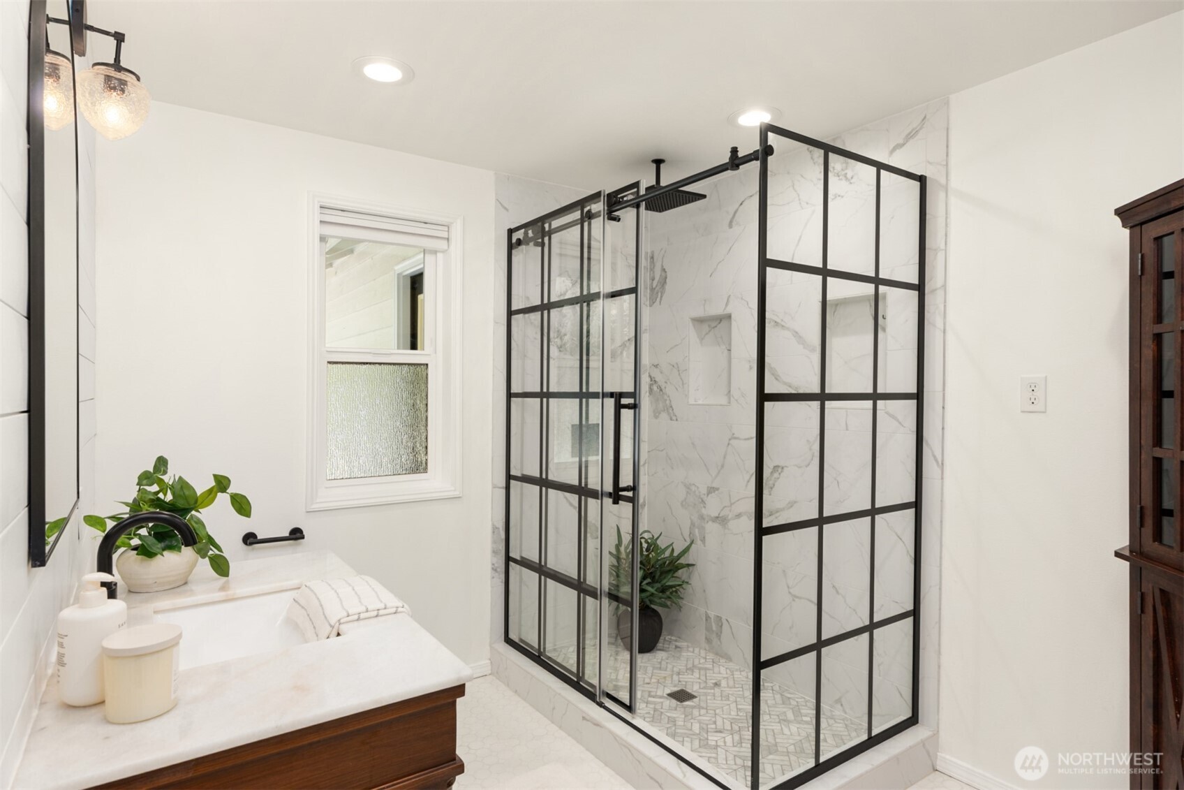 8980 Bay Street NE, Bainbridge Island, WA 98110
