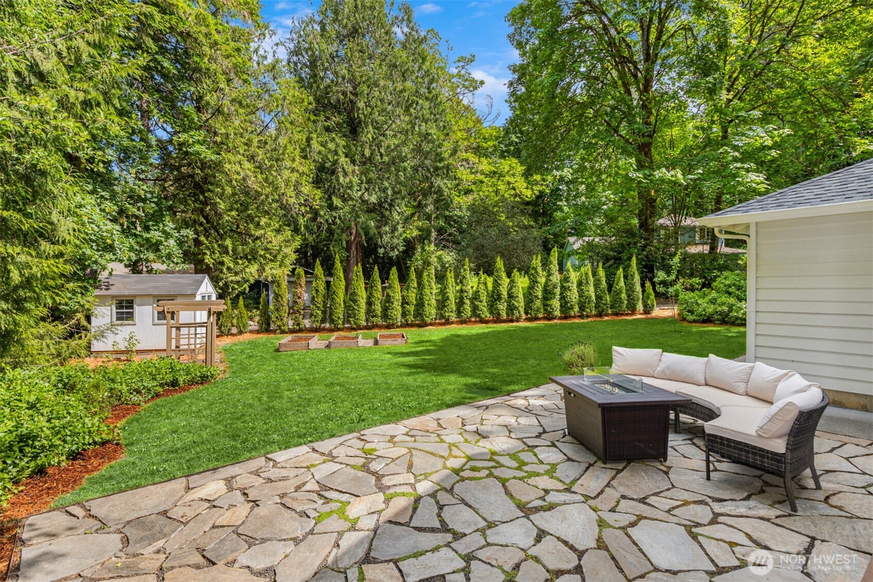 8980 Bay Street NE, Bainbridge Island, WA 98110