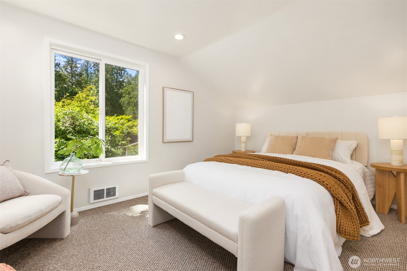 8980 Bay Street NE, Bainbridge Island, WA 98110