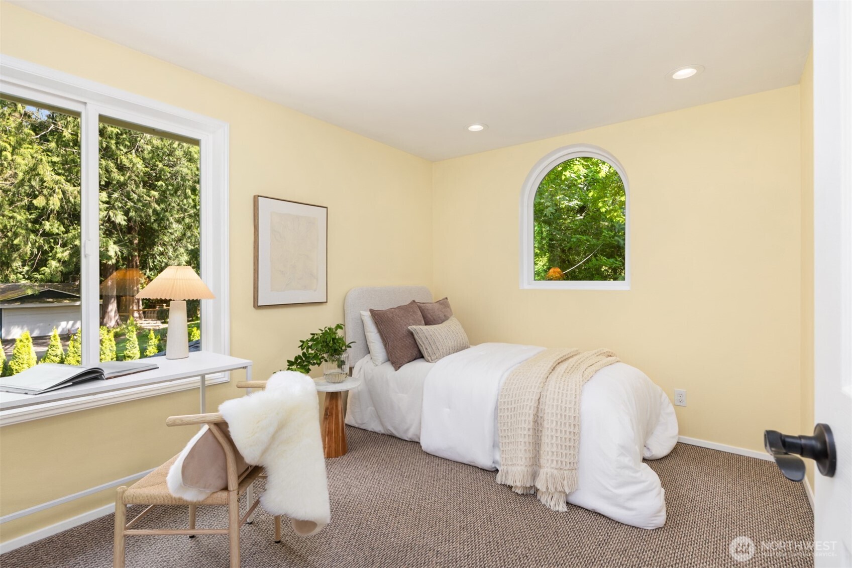 8980 Bay Street NE, Bainbridge Island, WA 98110