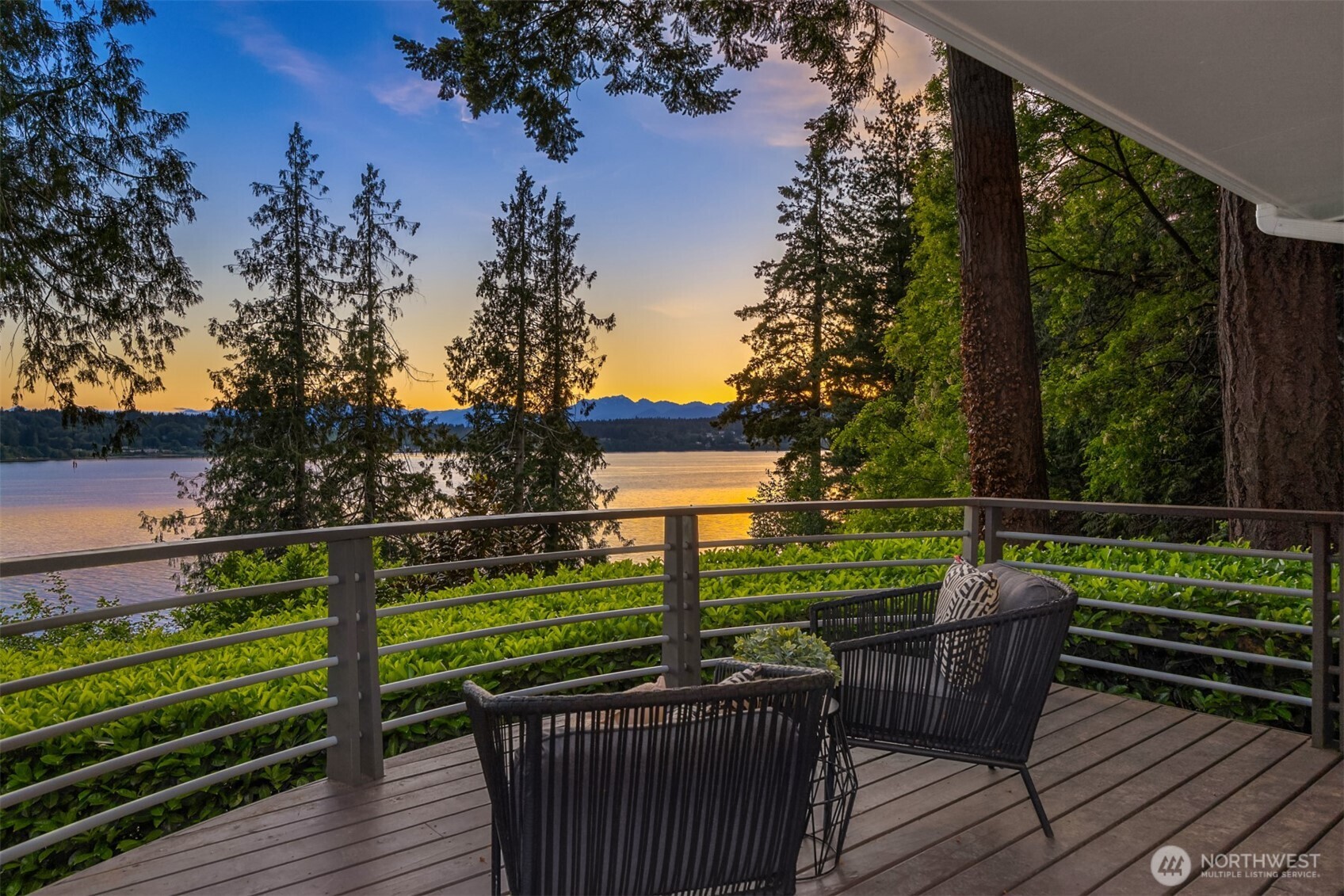 9453 Olympus Beach Road NE, Bainbridge Island, WA 98110