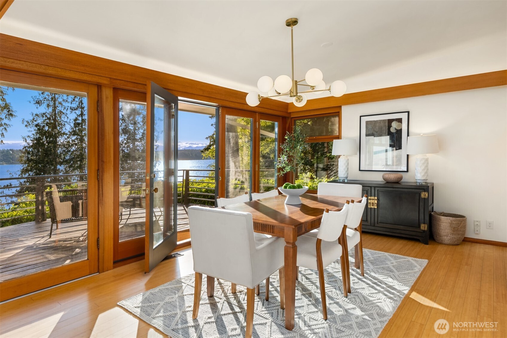 9453 Olympus Beach Road NE, Bainbridge Island, WA 98110