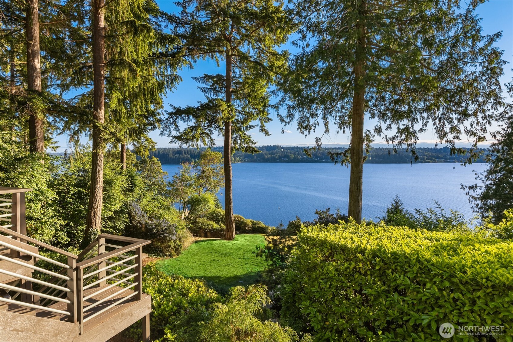 9453 Olympus Beach Road NE, Bainbridge Island, WA 98110