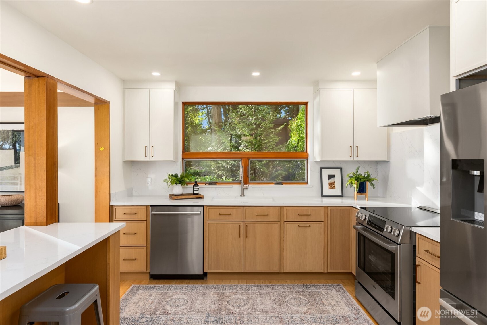 9453 Olympus Beach Road NE, Bainbridge Island, WA 98110