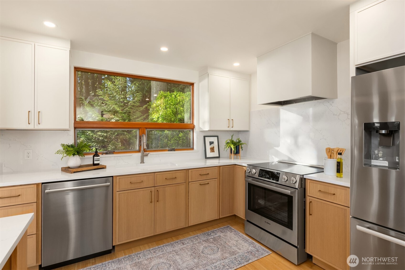 9453 Olympus Beach Road NE, Bainbridge Island, WA 98110