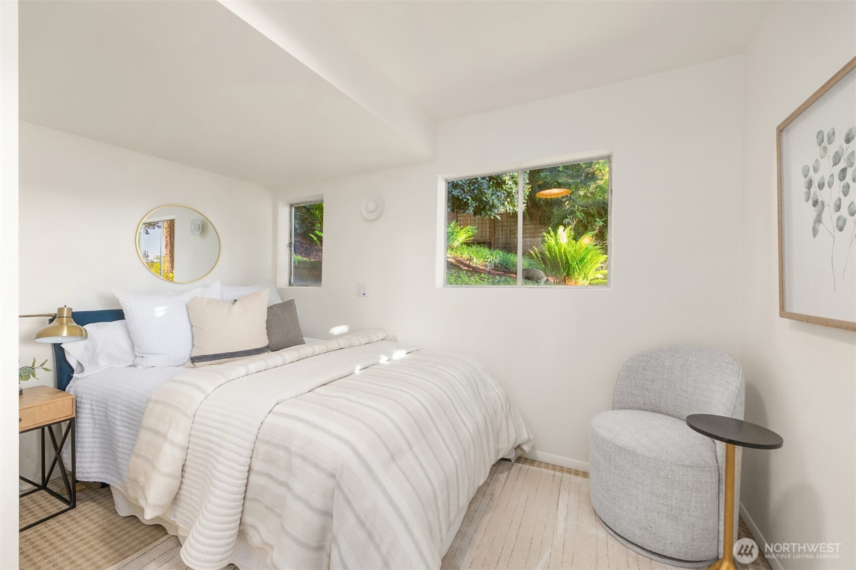 9453 Olympus Beach Road NE, Bainbridge Island, WA 98110