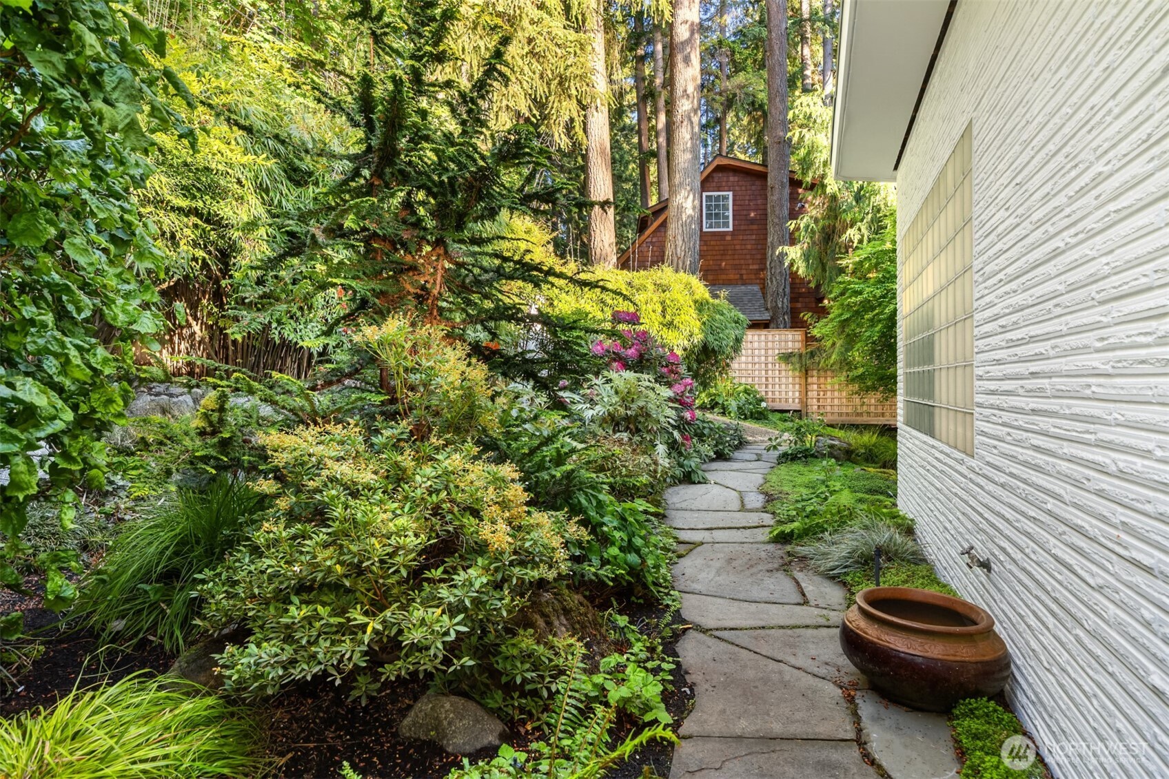 9453 Olympus Beach Road NE, Bainbridge Island, WA 98110