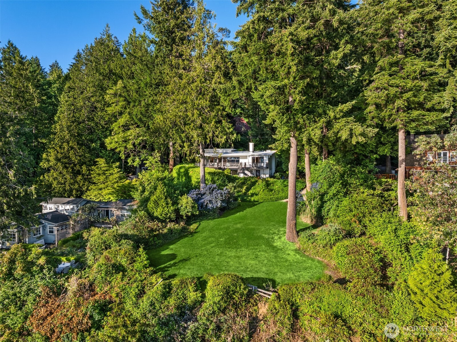 9453 Olympus Beach Road NE, Bainbridge Island, WA 98110