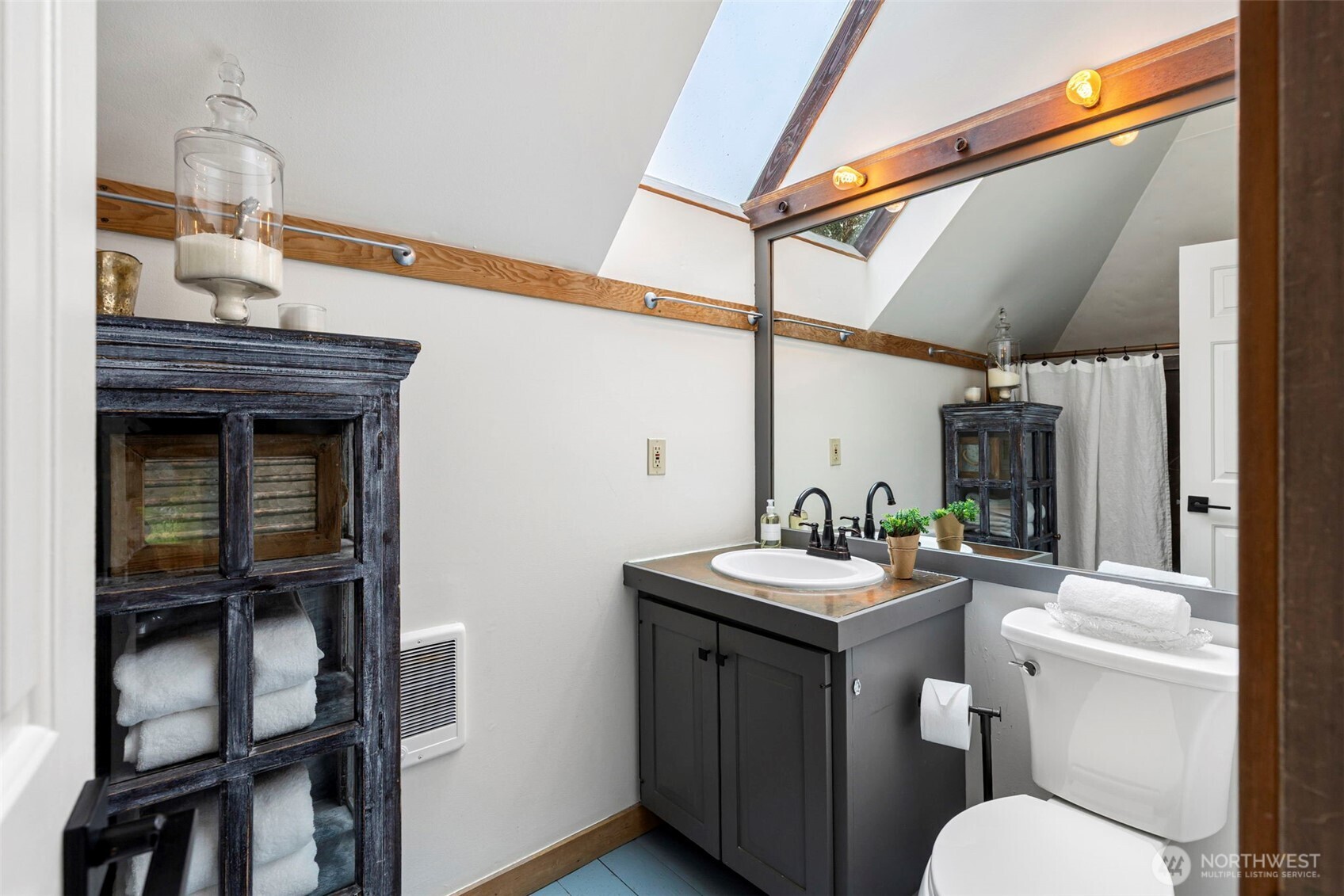4710 New Sweden Avenue NE, Bainbridge Island, WA 98110