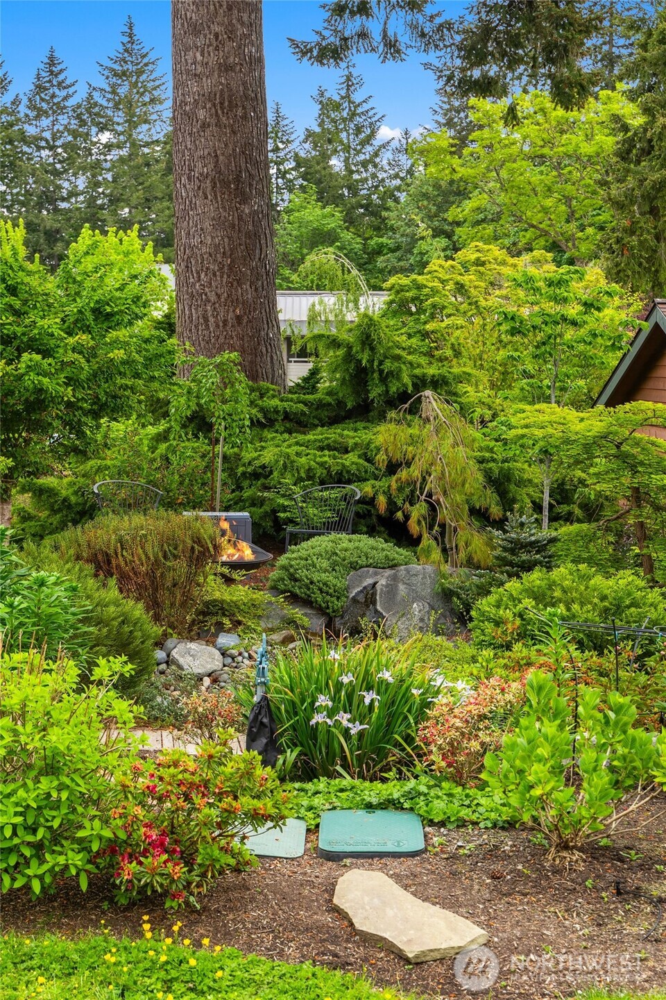 565 Ericksen Avenue NE, Bainbridge Island, WA 98110