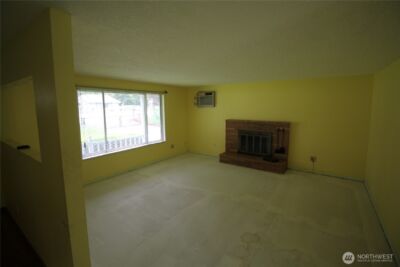 9513 NE Burton Road , Vancouver, WA 98662 - Photo 2