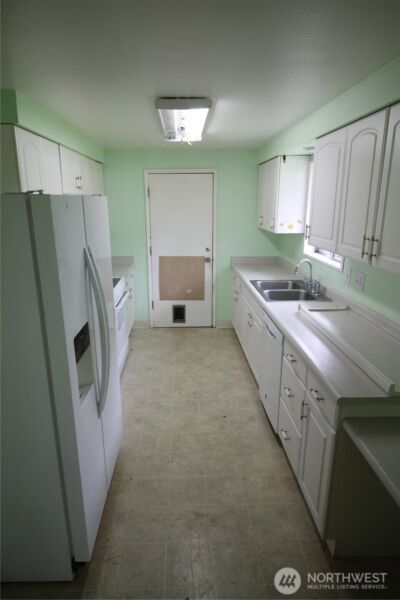 9513 NE Burton Road , Vancouver, WA 98662 - Photo 3