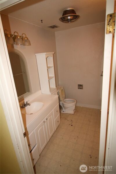 9513 NE Burton Road , Vancouver, WA 98662 - Photo 5