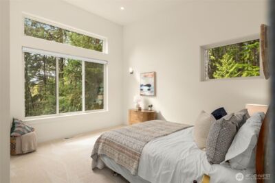 10143 Battle Point Drive NE, Bainbridge Island, WA 98110 - Photo 19