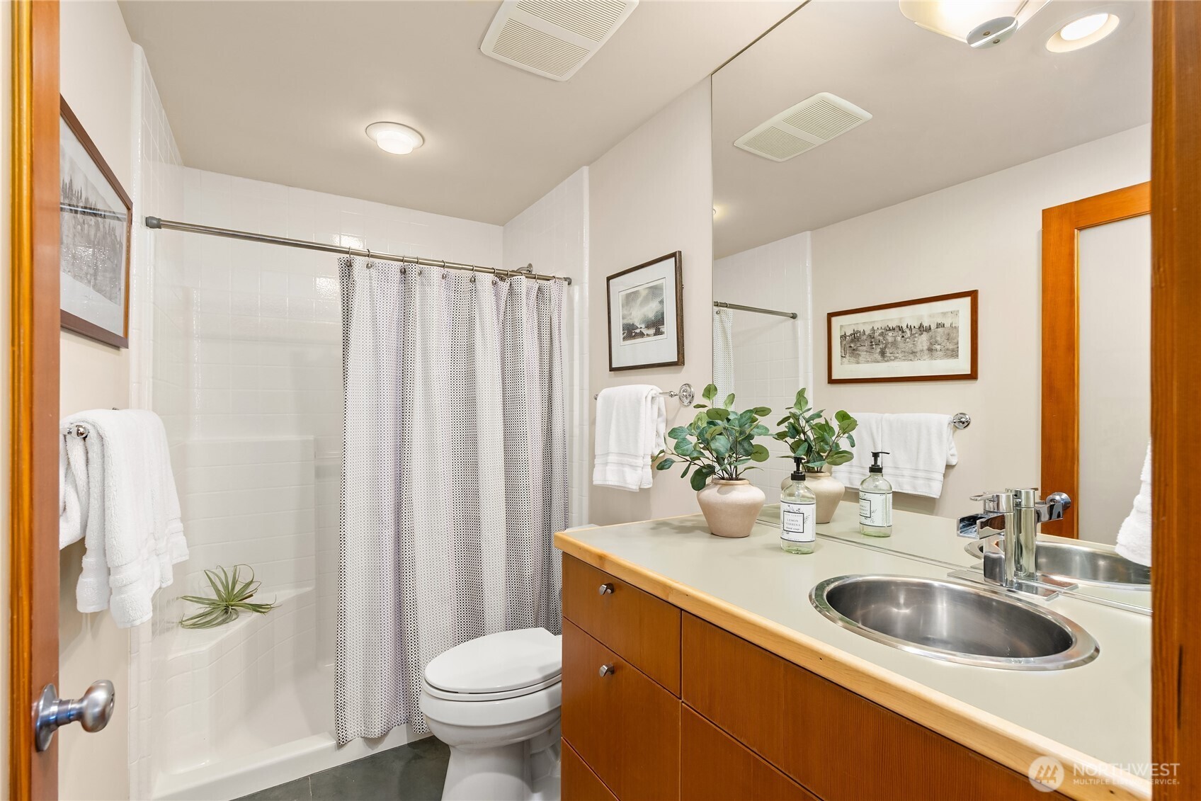16221 Reitan Road NE, Bainbridge Island, WA 98110
