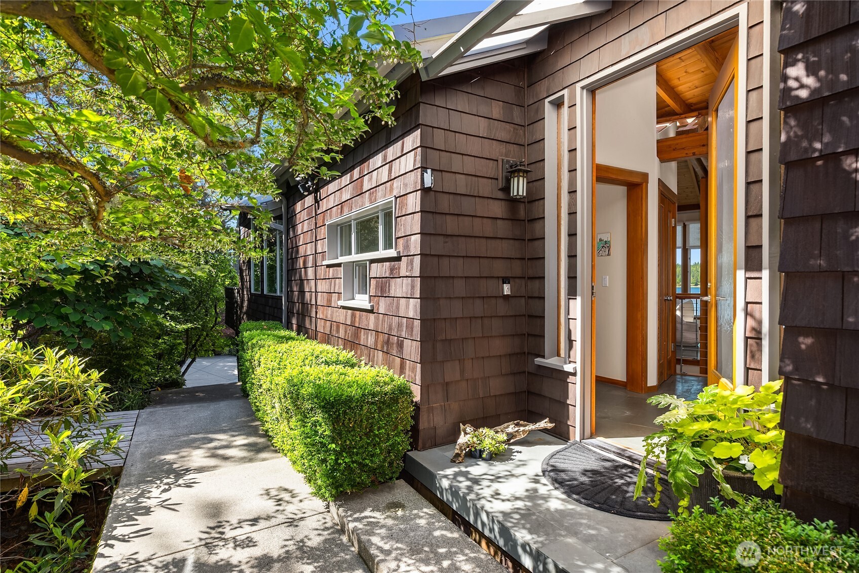 16221 Reitan Road NE, Bainbridge Island, WA 98110