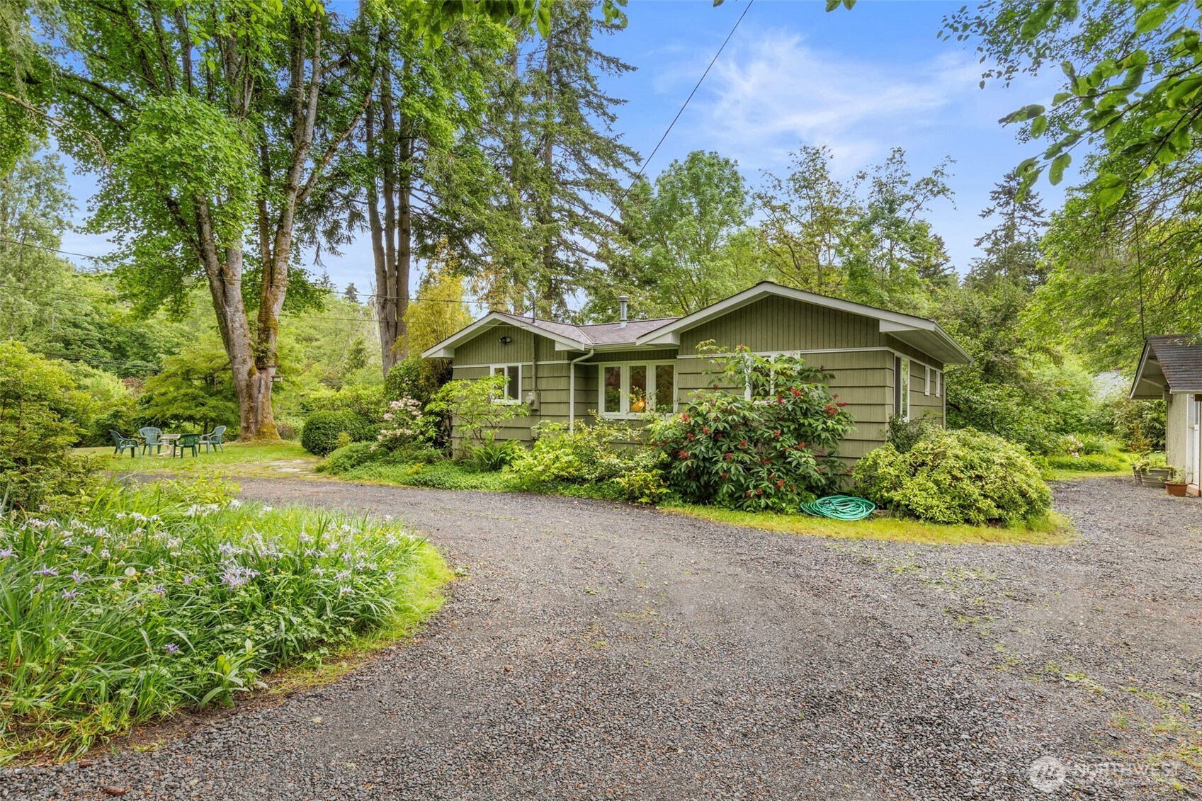 10218 NE Pine Way , Bainbridge Island, WA 98110