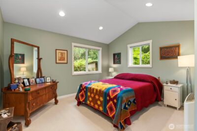 10218 NE Pine Way , Bainbridge Island, WA 98110 - Photo 15