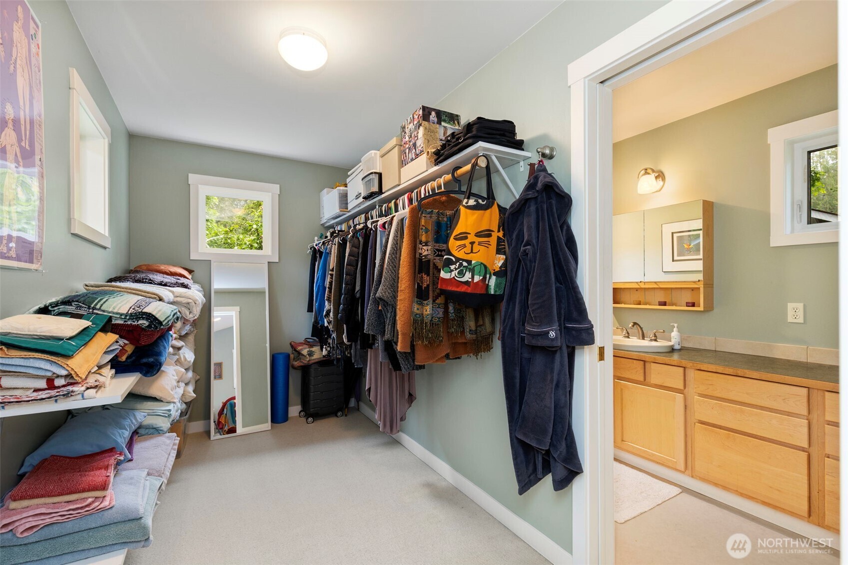 10218 NE Pine Way , Bainbridge Island, WA 98110