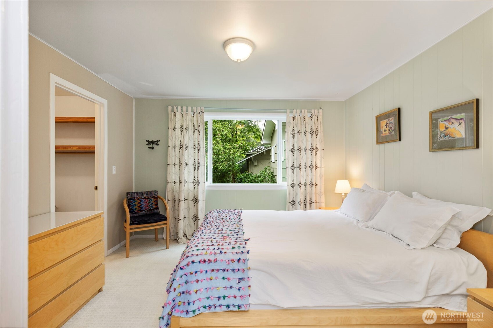 10218 NE Pine Way , Bainbridge Island, WA 98110