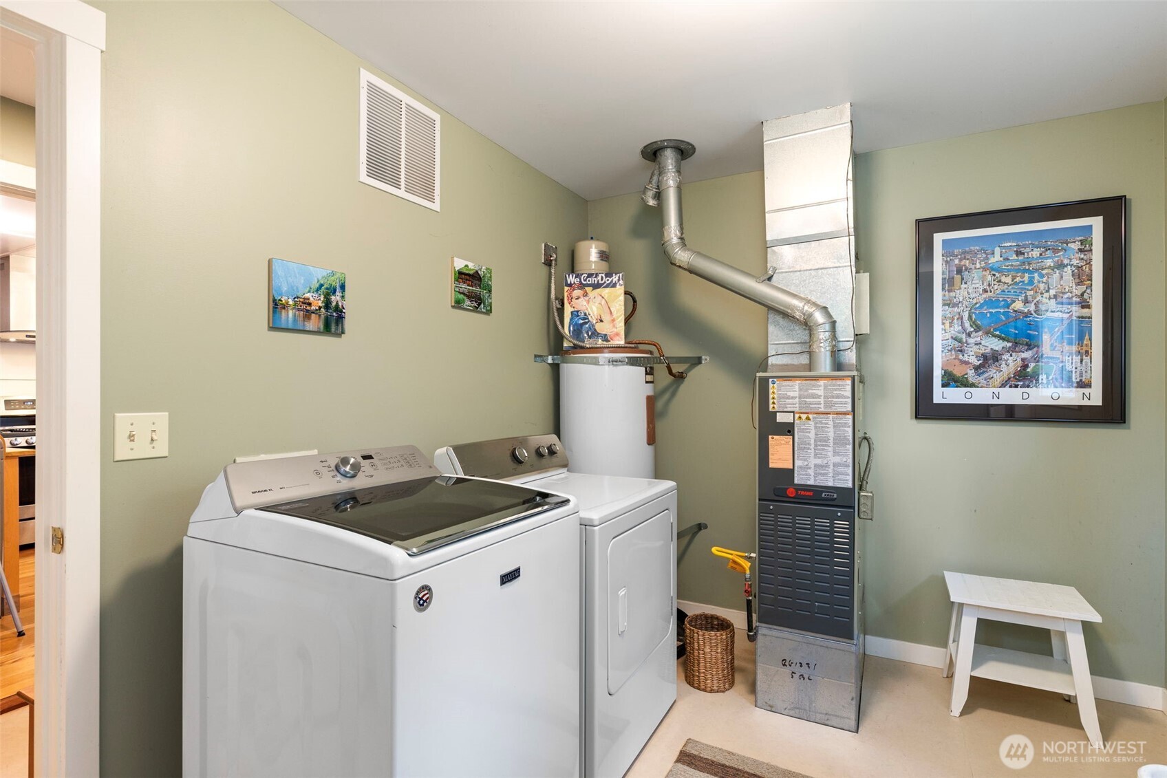 10218 NE Pine Way , Bainbridge Island, WA 98110