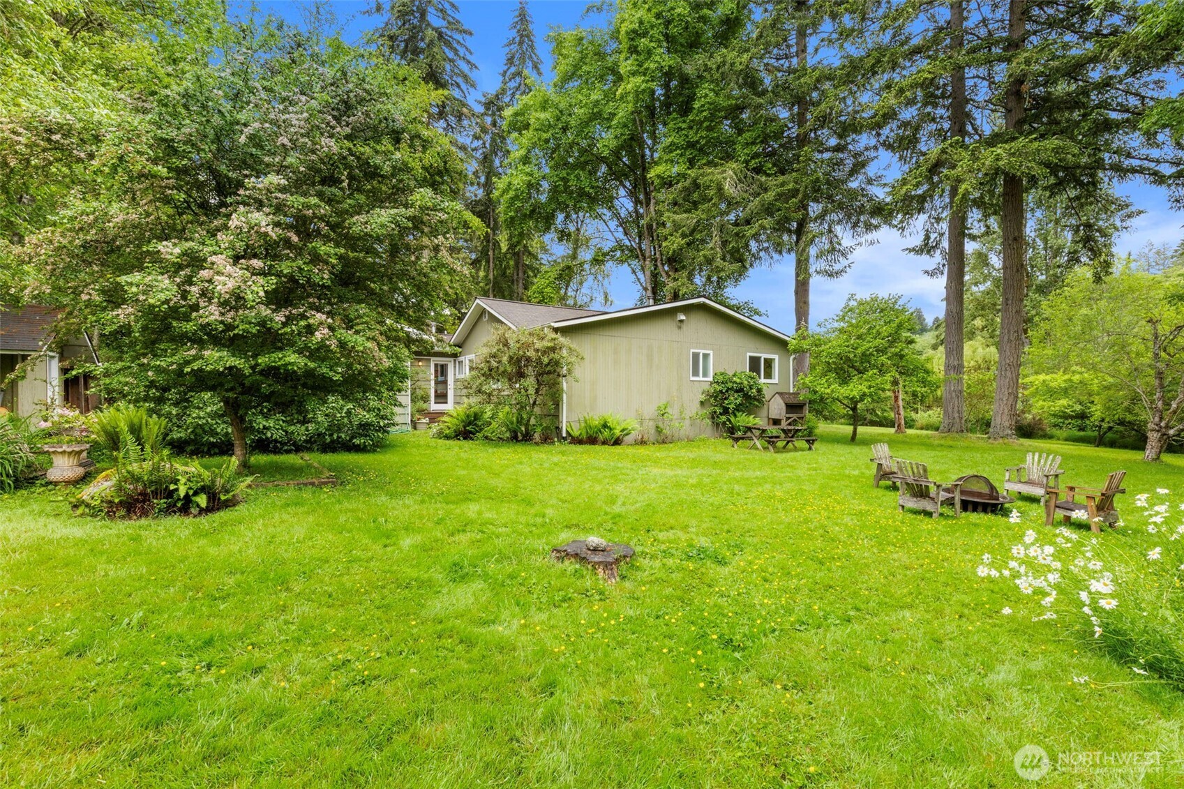 10218 NE Pine Way , Bainbridge Island, WA 98110