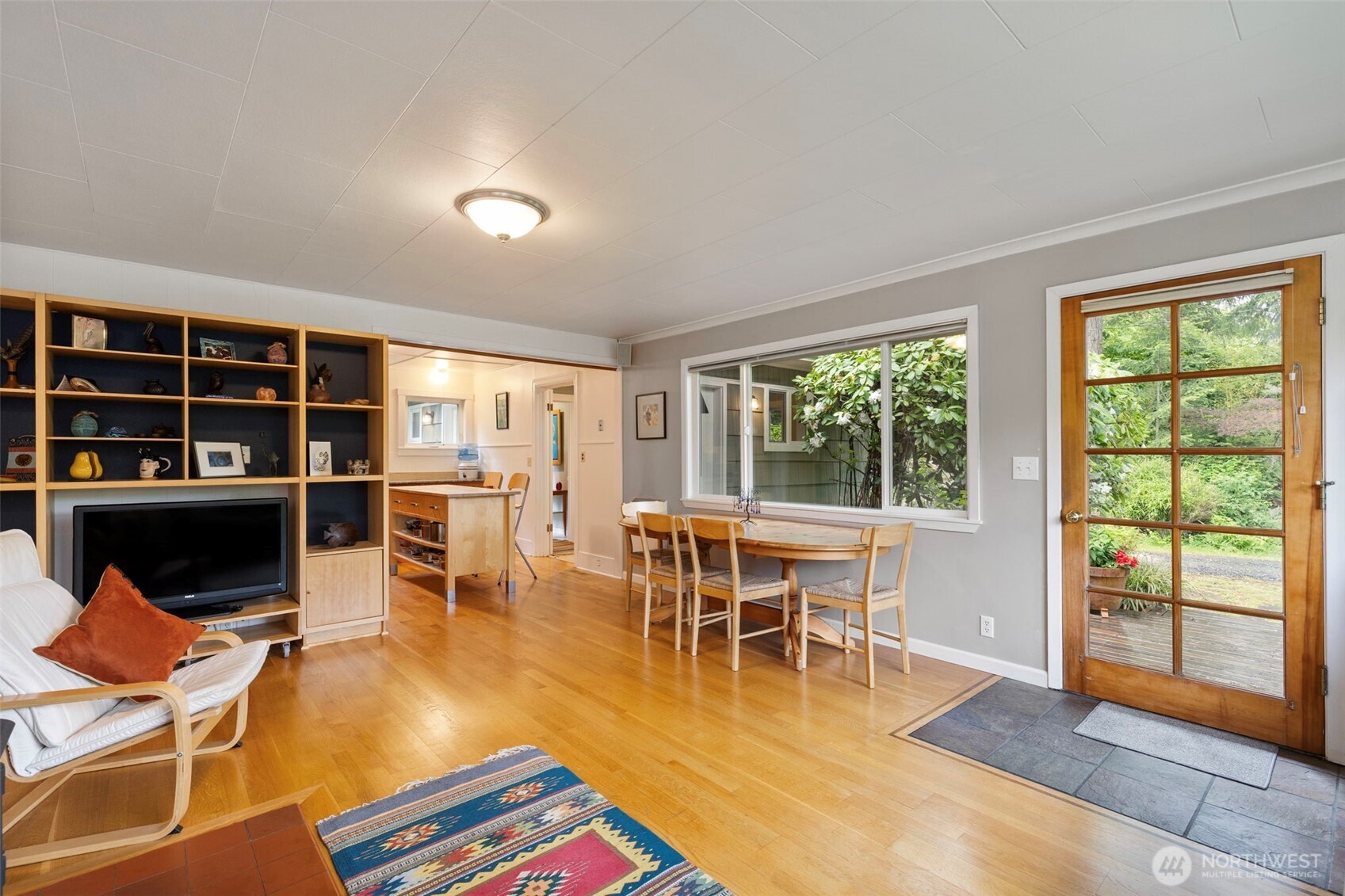 10218 NE Pine Way , Bainbridge Island, WA 98110