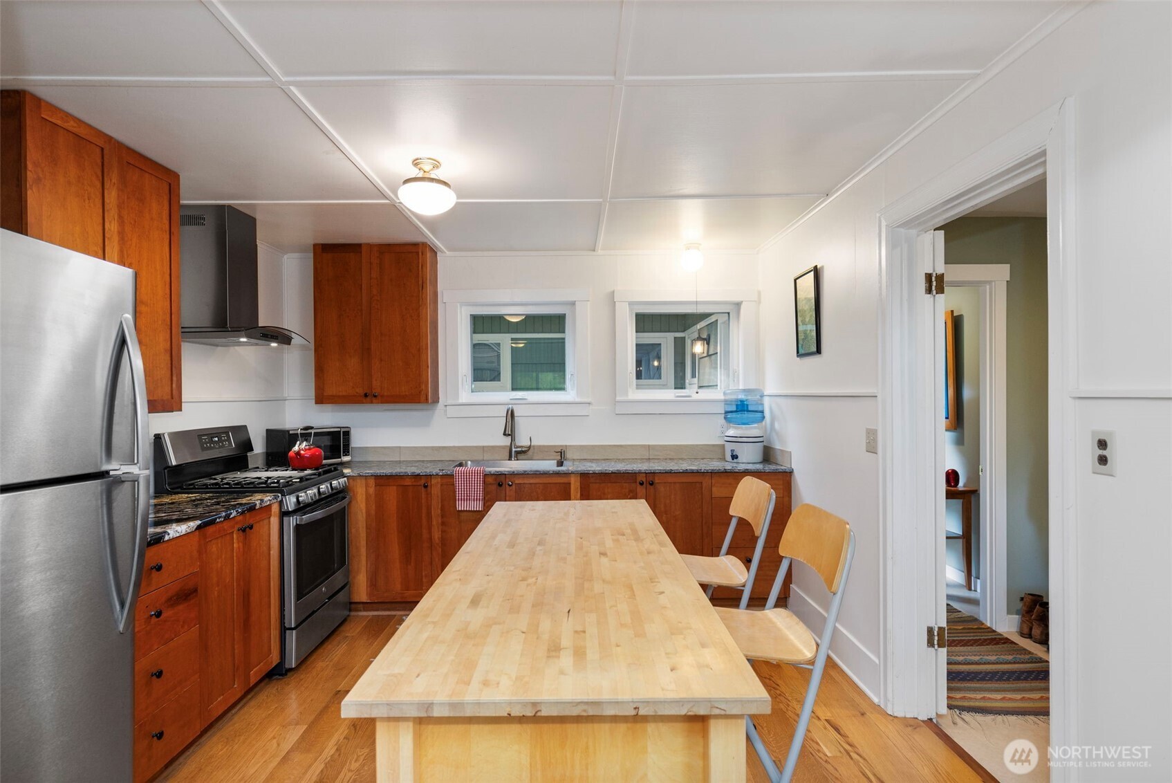10218 NE Pine Way , Bainbridge Island, WA 98110