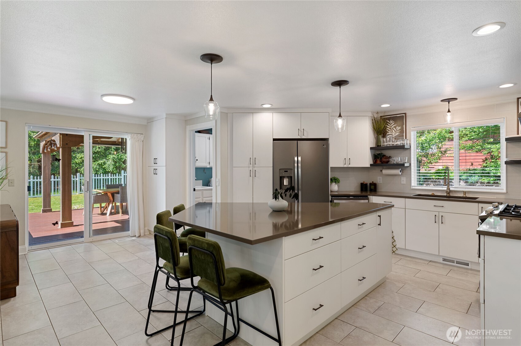 6300 SW Caboose Court , Port Orchard, WA 98367