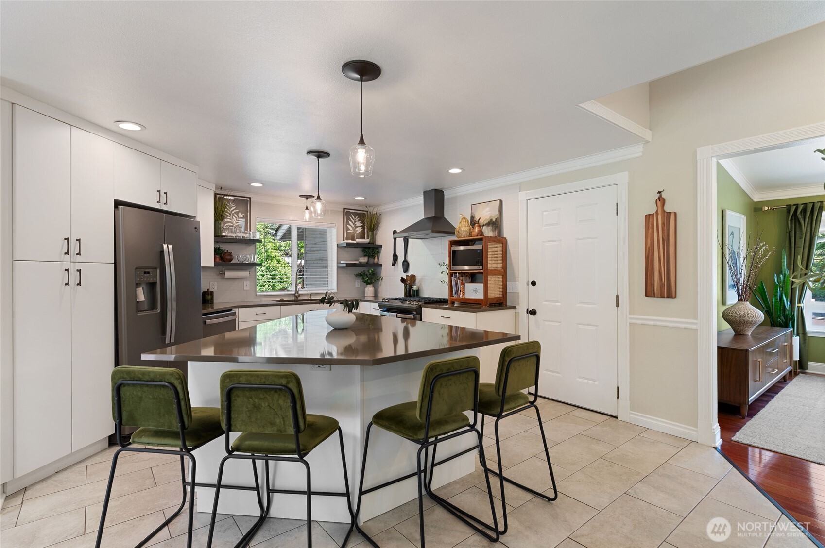 6300 SW Caboose Court , Port Orchard, WA 98367
