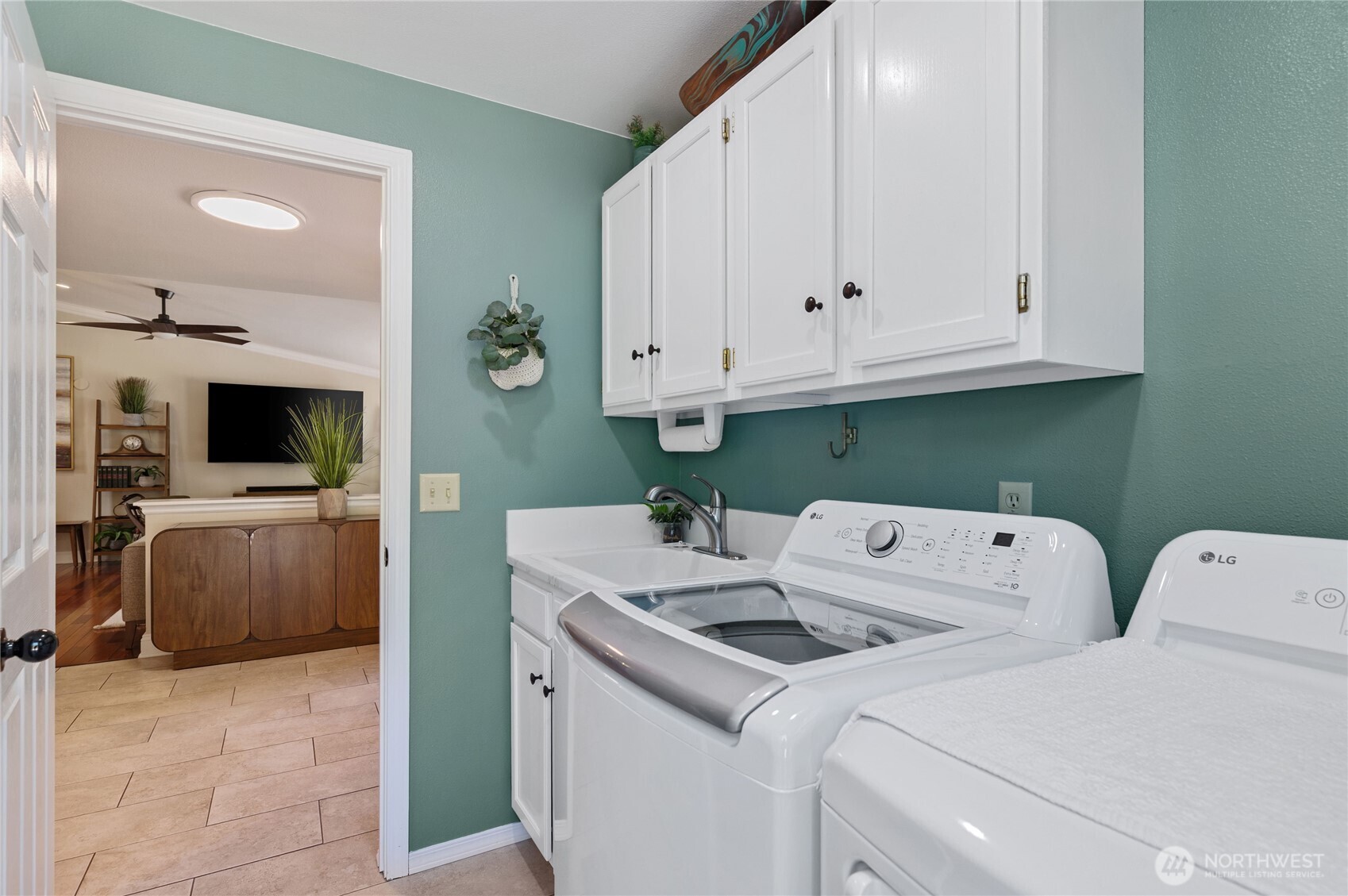 6300 SW Caboose Court , Port Orchard, WA 98367
