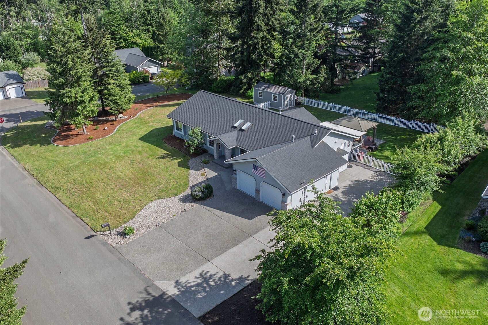 6300 SW Caboose Court , Port Orchard, WA 98367