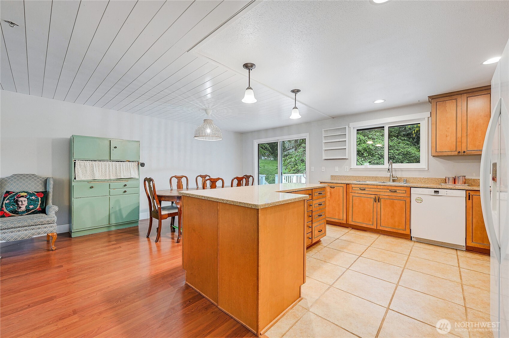 2625 NE Mary Court , Poulsbo, WA 98370