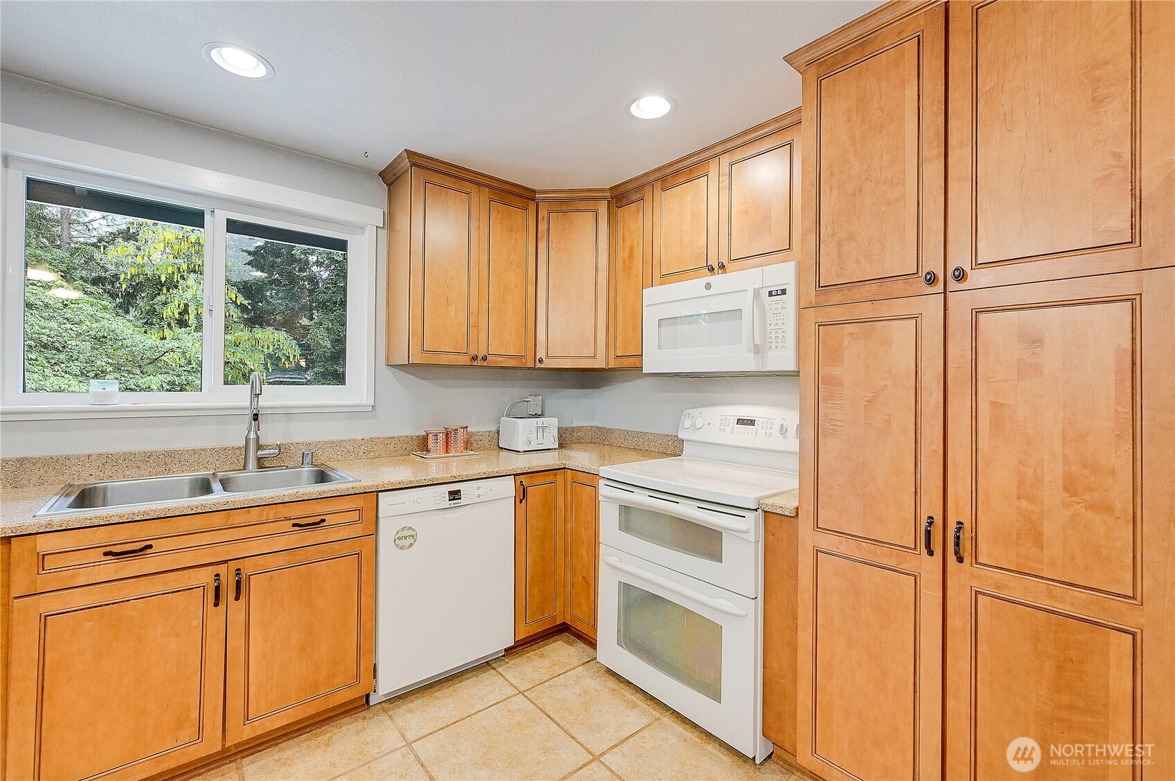 2625 NE Mary Court , Poulsbo, WA 98370