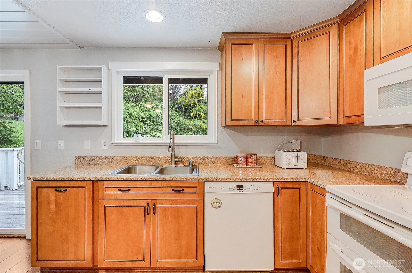 2625 NE Mary Court , Poulsbo, WA 98370