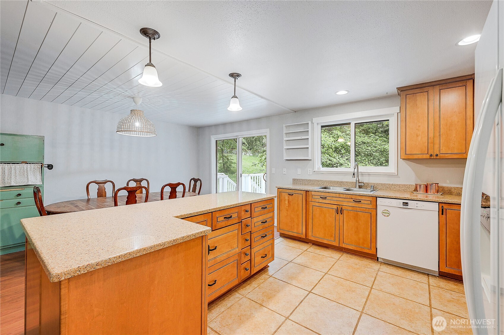 2625 NE Mary Court , Poulsbo, WA 98370