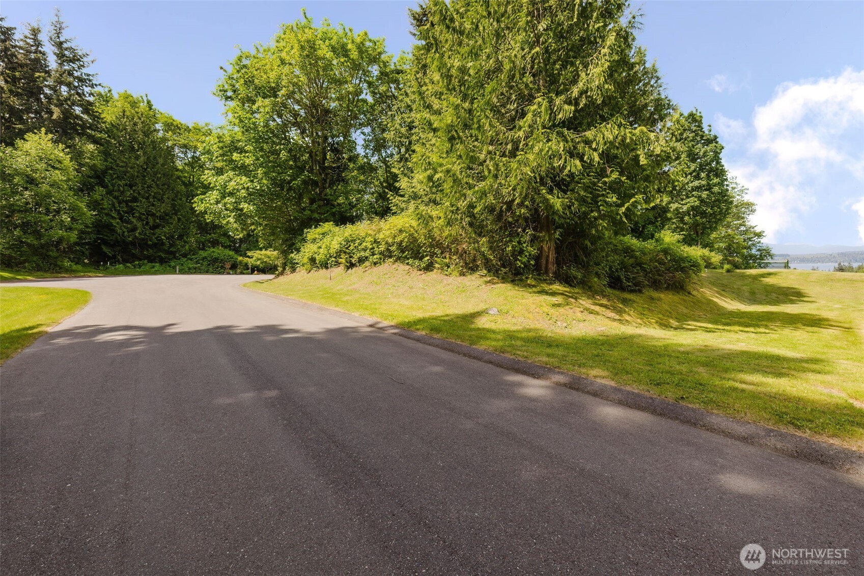 38743 Tinker Place NE, Hansville, WA 98340