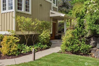 474 Glen Hollow Place SW, Bainbridge Island, WA 98110 - Photo 2