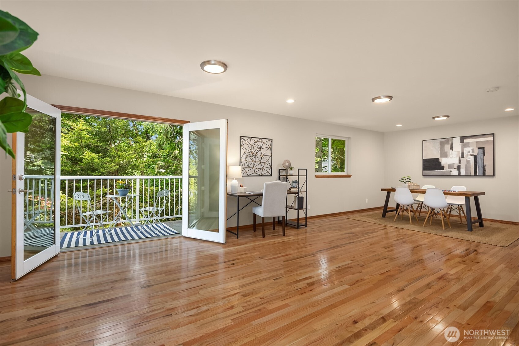 24390 Mount Washington View Lane NW, Poulsbo, WA 98370-8057