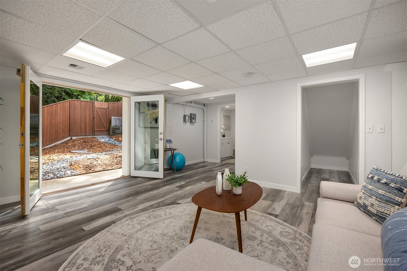 24390 Mount Washington View Lane NW, Poulsbo, WA 98370-8057