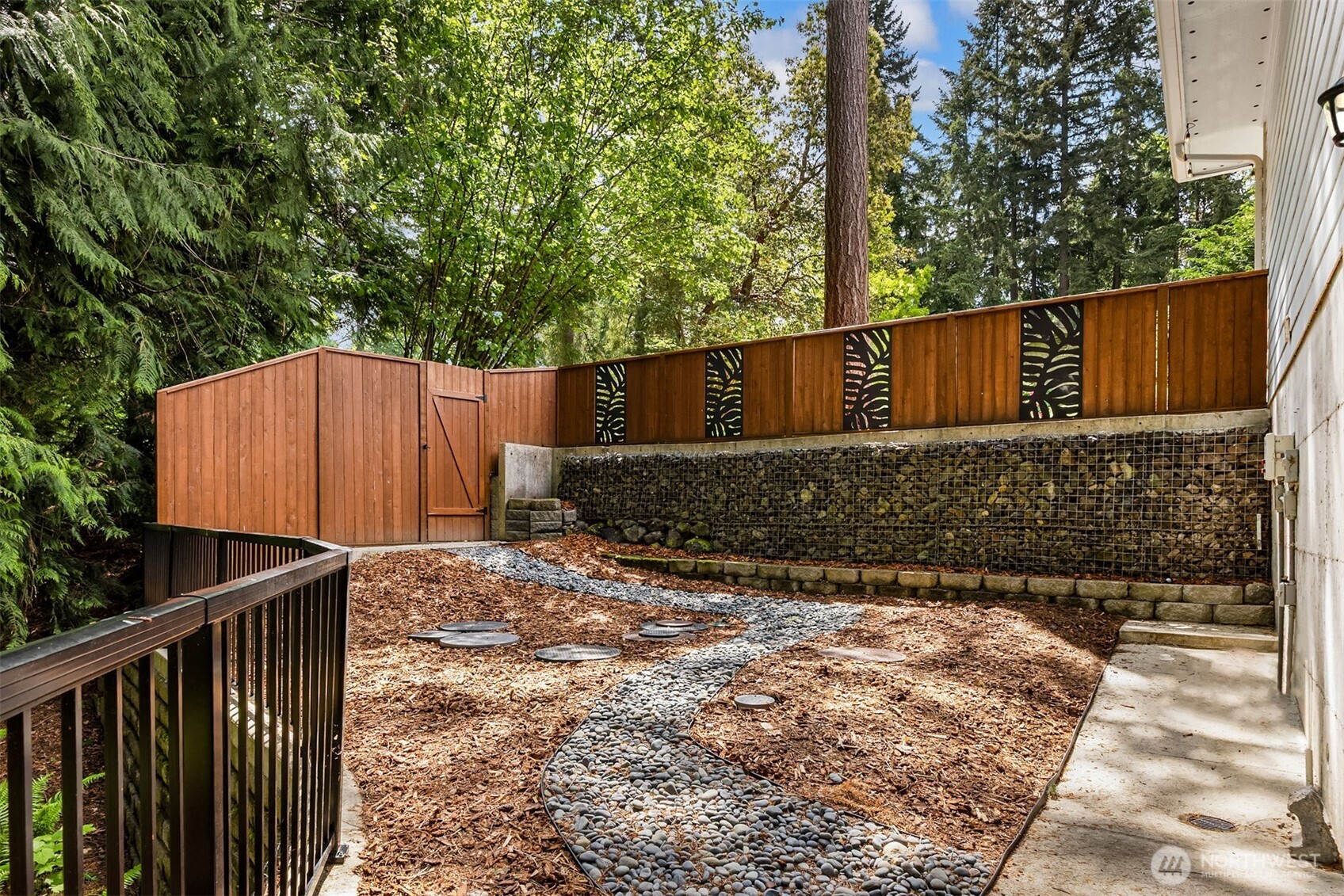 24390 Mount Washington View Lane NW, Poulsbo, WA 98370-8057