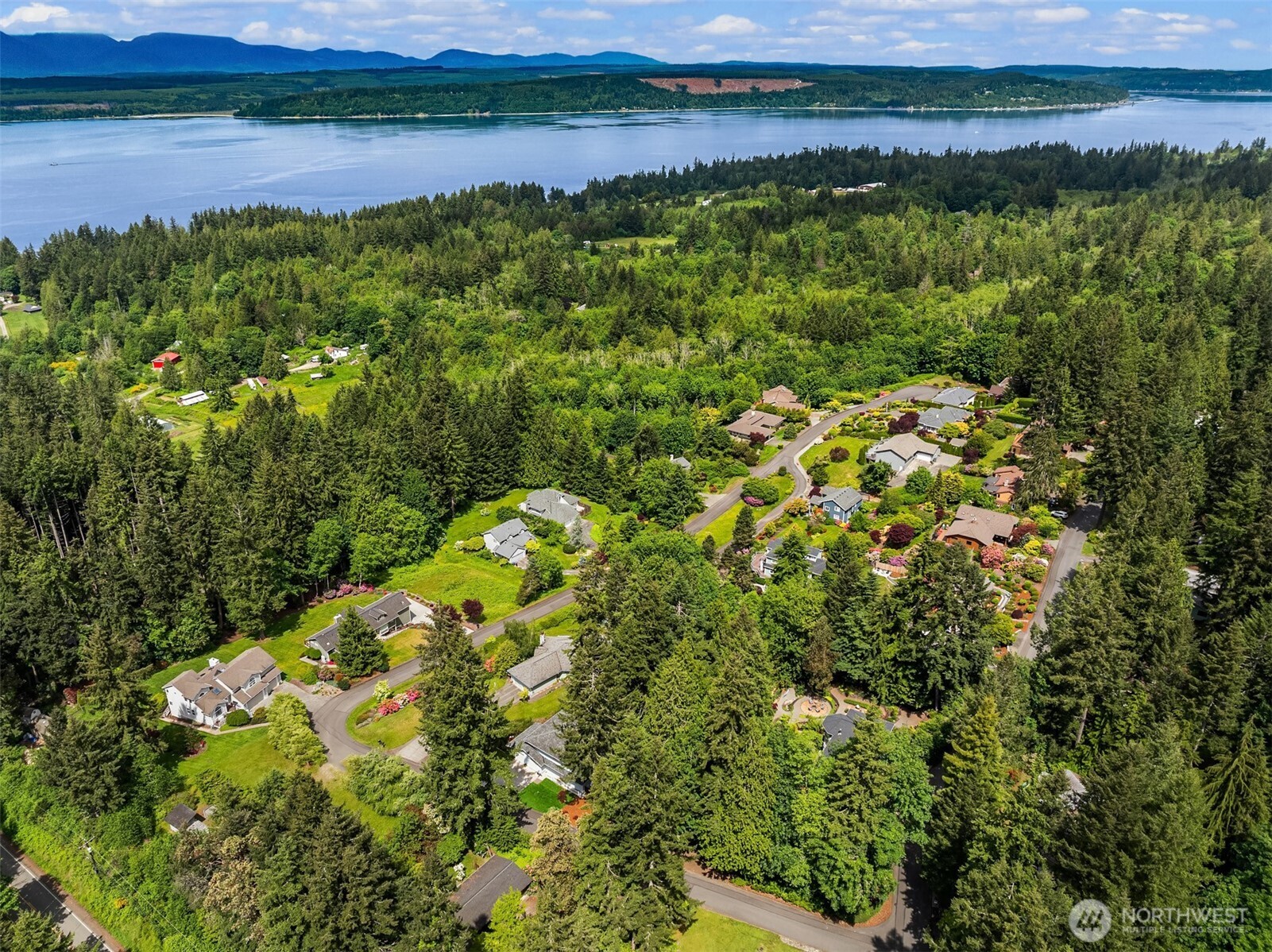 24390 Mount Washington View Lane NW, Poulsbo, WA 98370-8057