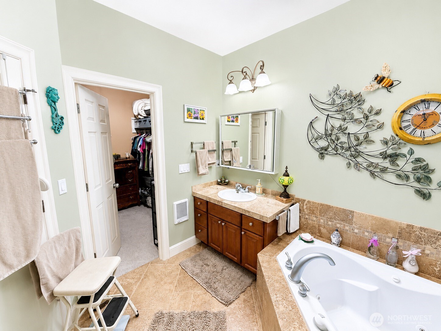 130 NW 28th Street , Long Beach, WA 98631