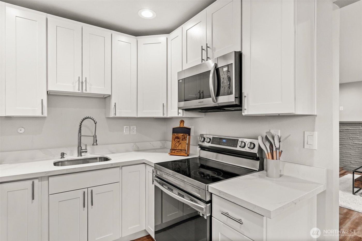 5635 Pacific Avenue , Tacoma, WA 98408