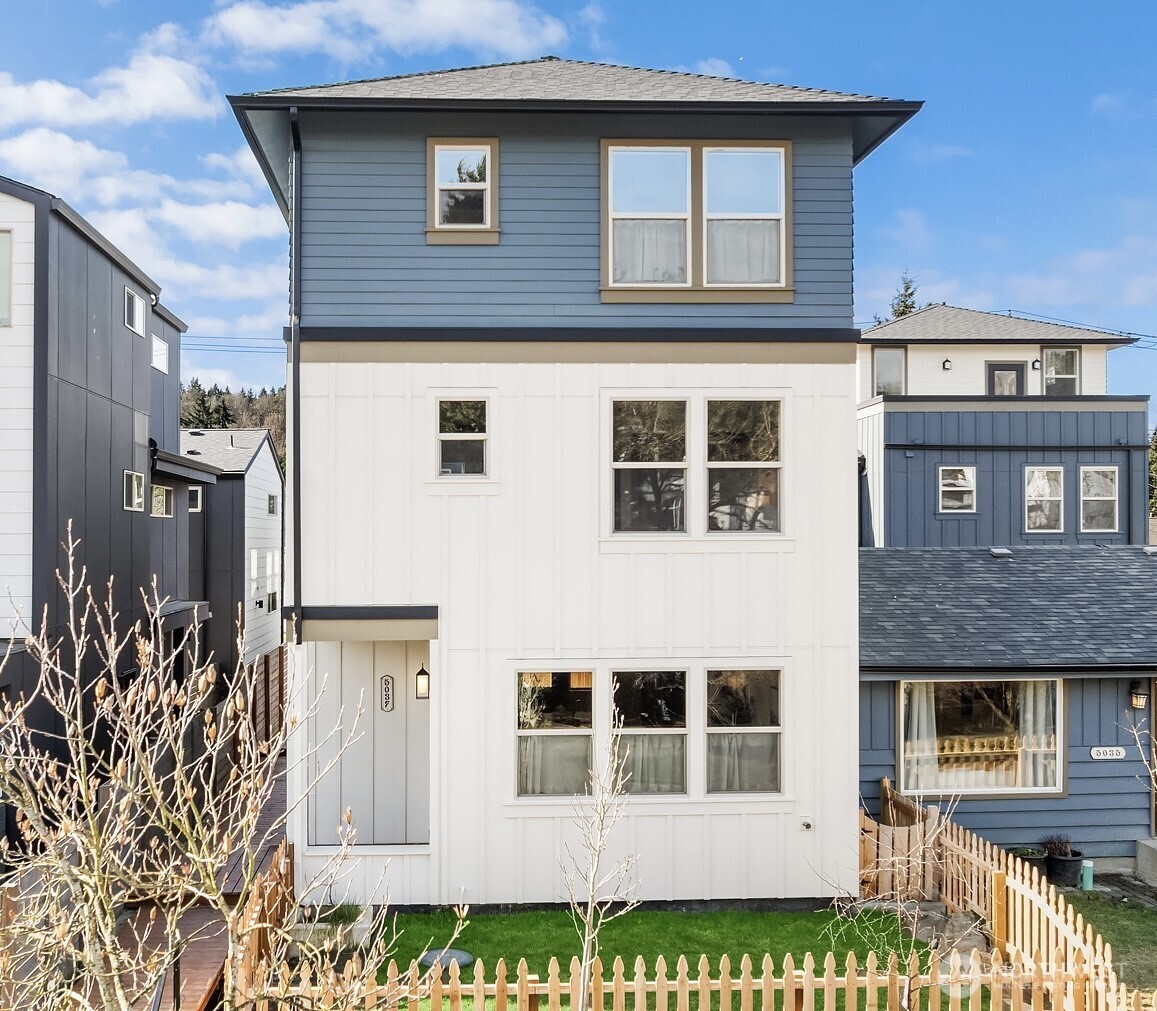 5037 25th Avenue SW, Seattle, WA 98106