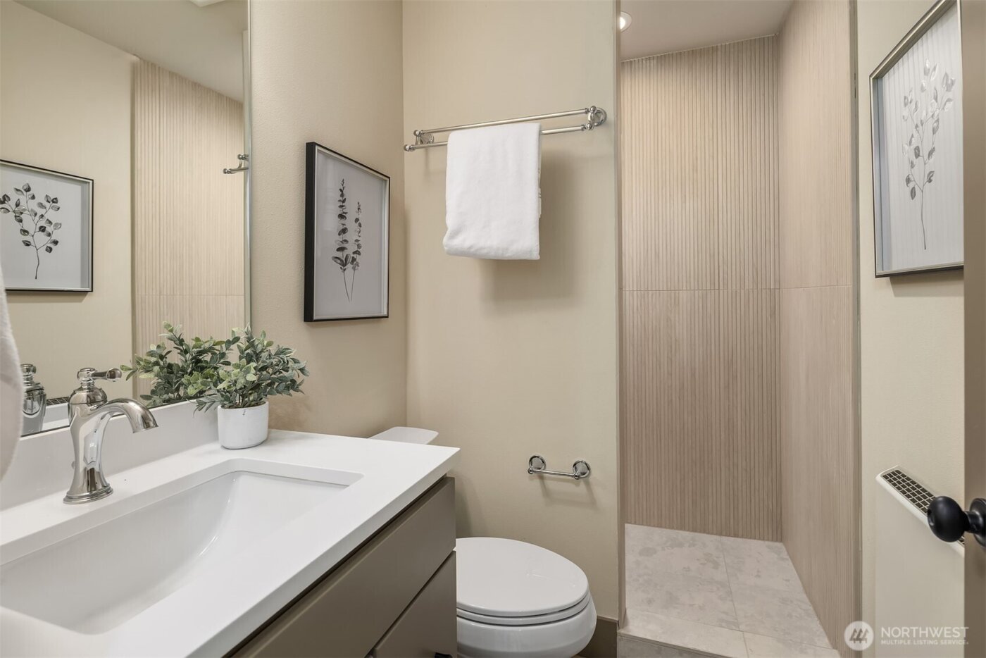 5037 25th Avenue SW, Seattle, WA 98106