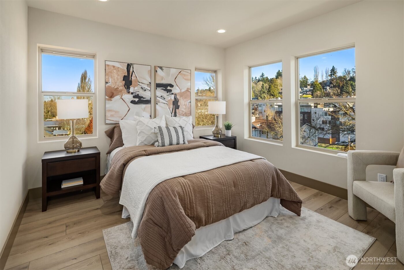 5037 25th Avenue SW, Seattle, WA 98106